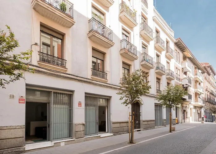 Dúplex en Antón Martín 6 Personas